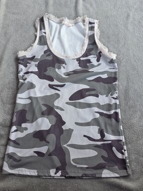 Mazik Camo Ribbed Tank Top Size Small Frayed Trim Stretchy Y2K